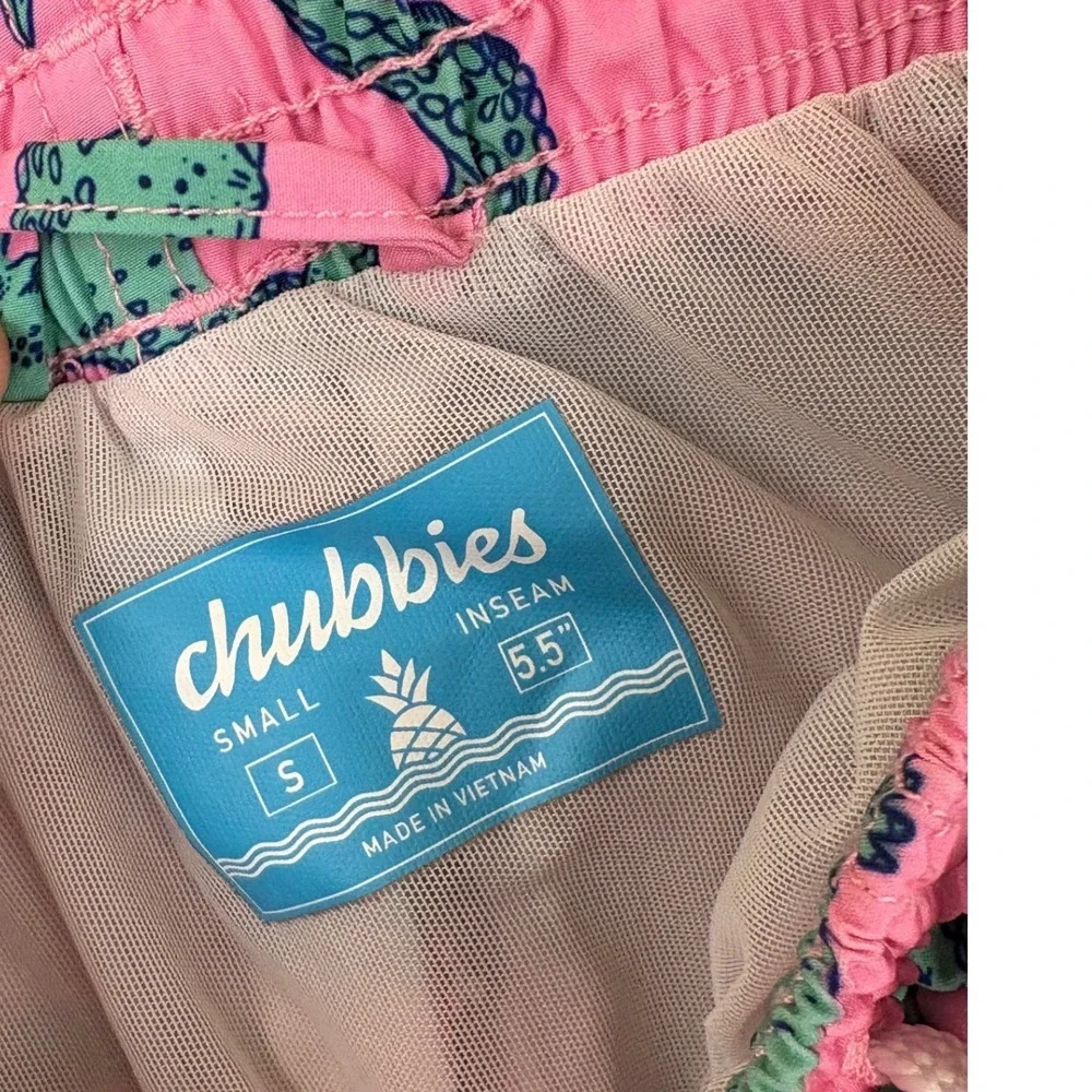 Chubbies Mens Pink Alligator Print Swim Trunks 5.5 Inch Inseam Small Alligone